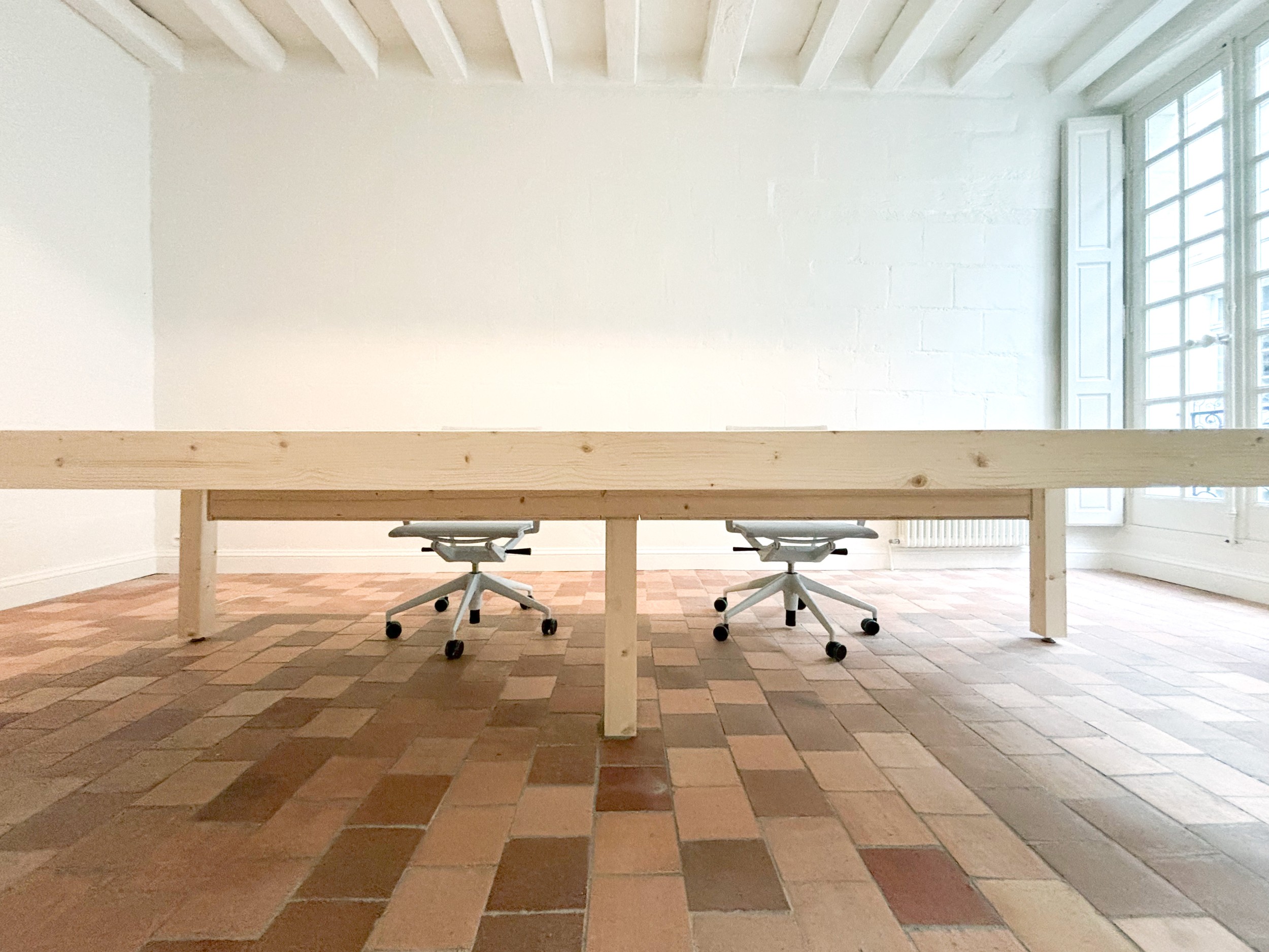 ker-pied-central-table.jpg