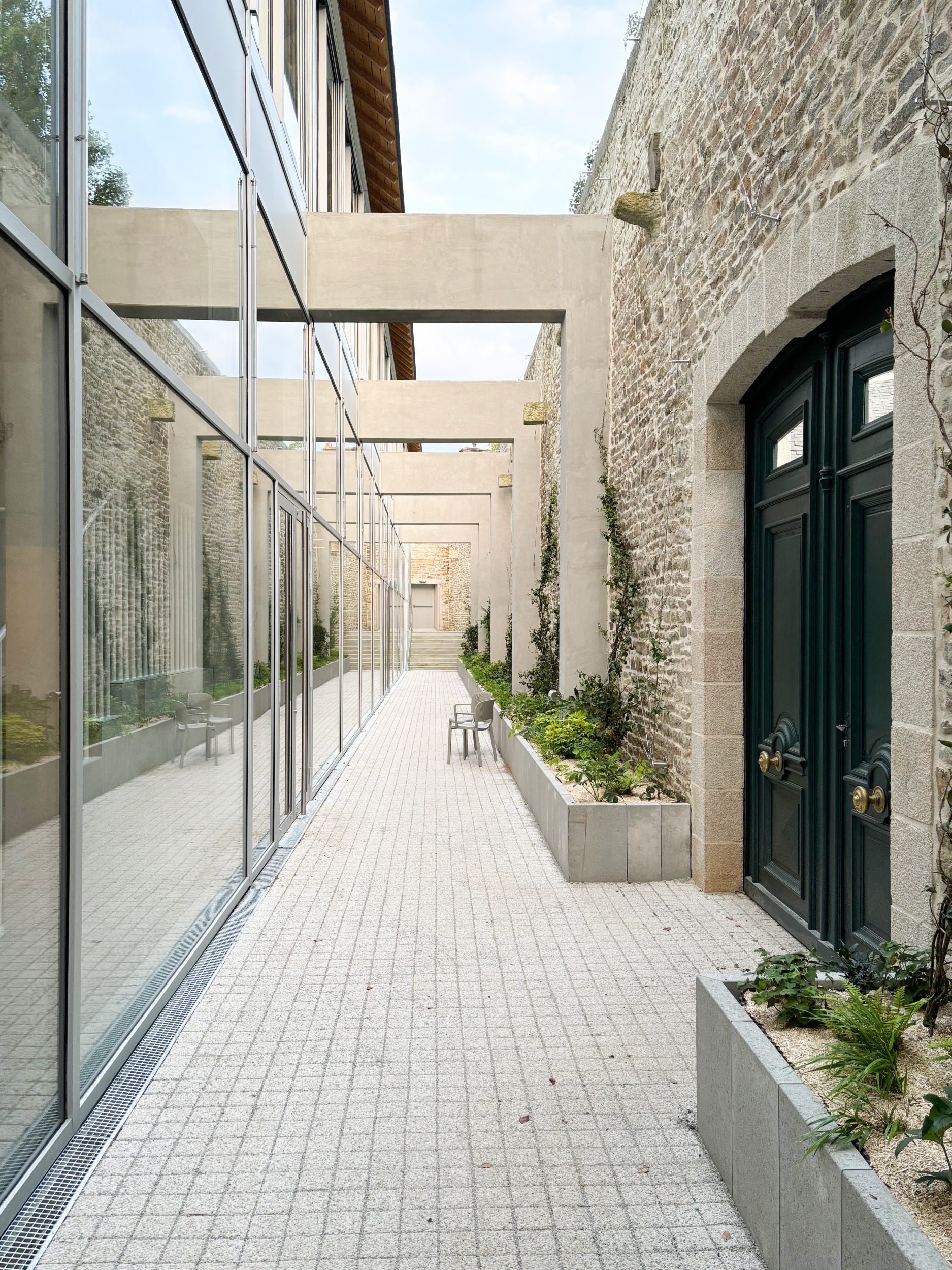 mfl-patio-oza.jpg